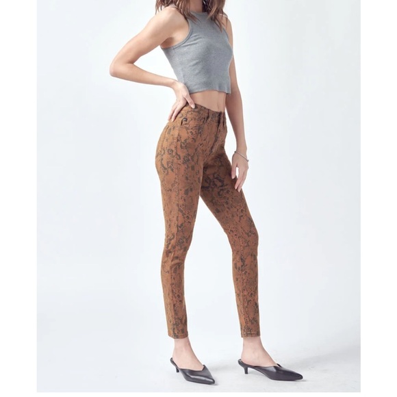 ANASTASIA HIGH RISE SUPER SKINNY JEANS kancan Fall Jeans - Picture 5 of 16